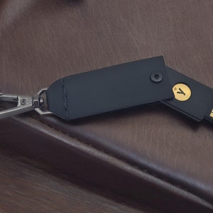 Étui porte-clés Yubikey en cuir véritable avec mousqueton - Disponible en noir ou marron, Yubikey NON INCLUS