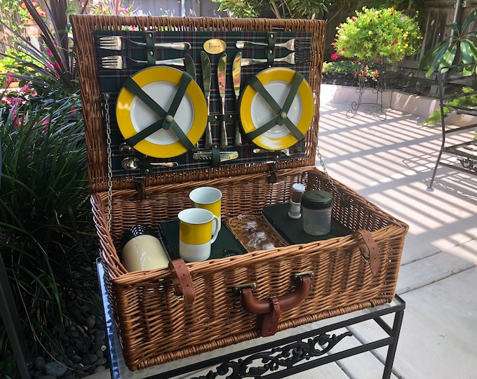 Harrod's Optima Picnic Basket..picnic Basket.. English/french Picnic