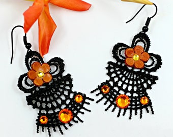Dancing Zorbas - Handmade earrings made of lace and Swarowksi crystals
