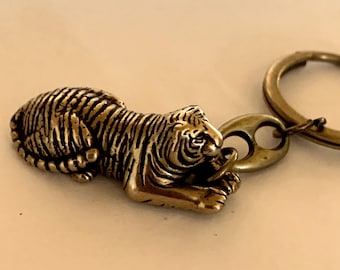 Nyckelring i brons med tiger, nyckelring med zodiakdjur, gåva med tigerns år