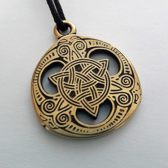 Buy Mens Celtic Cross Pendant - The Irish Store