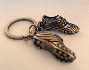 Sports Shoe Keychain, Mini Sneaker Keyring, Metal Pair of Running Shoes, Accessories for Runners, Athletic Shoe charm, Running Key pendant.
