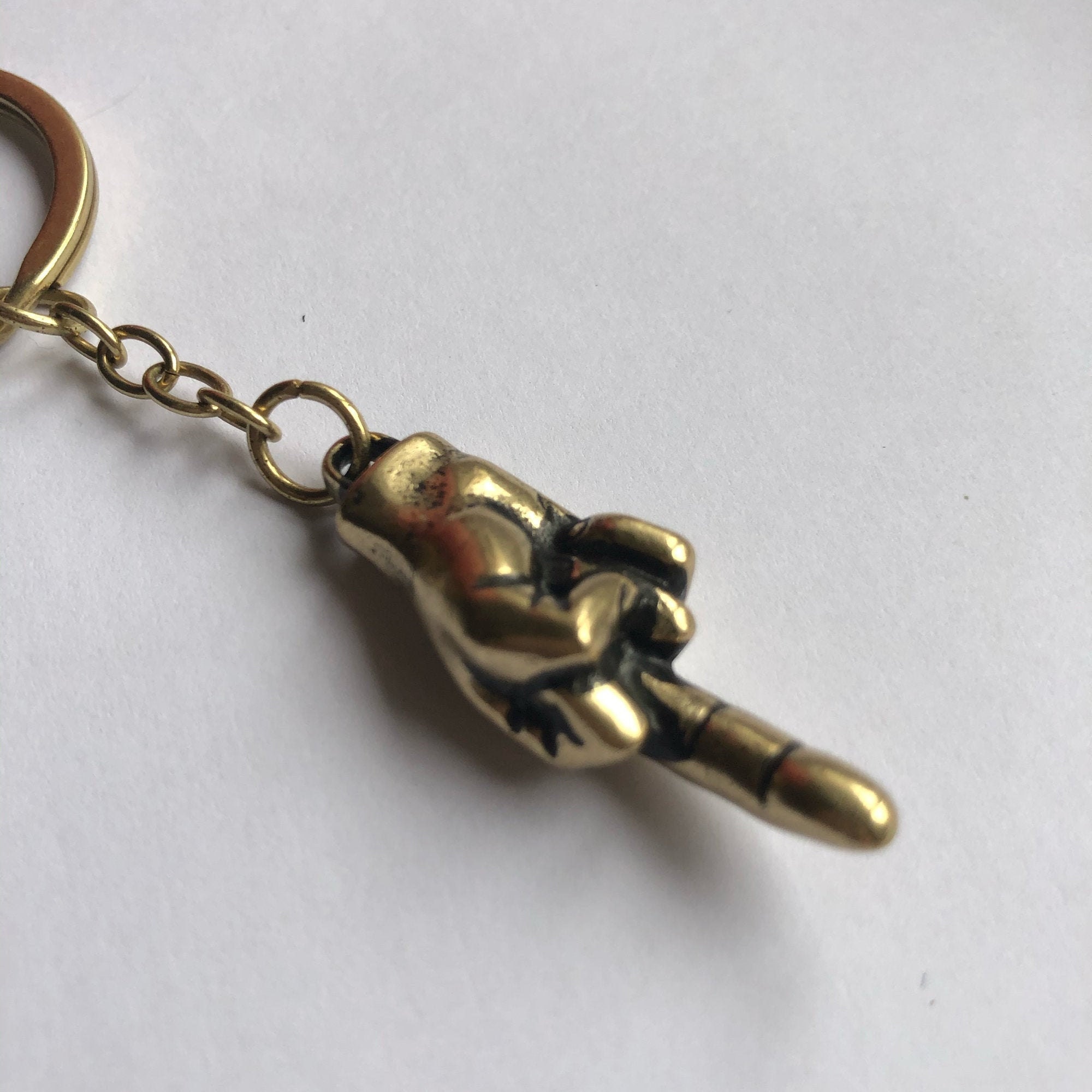 Mittelfinger Schlüsselanhänger Gold Messing Schlüsselanhänger für Männer  Frauen Freund, Einzigartige Lustige Punk Schlüssel Zubehör - .de