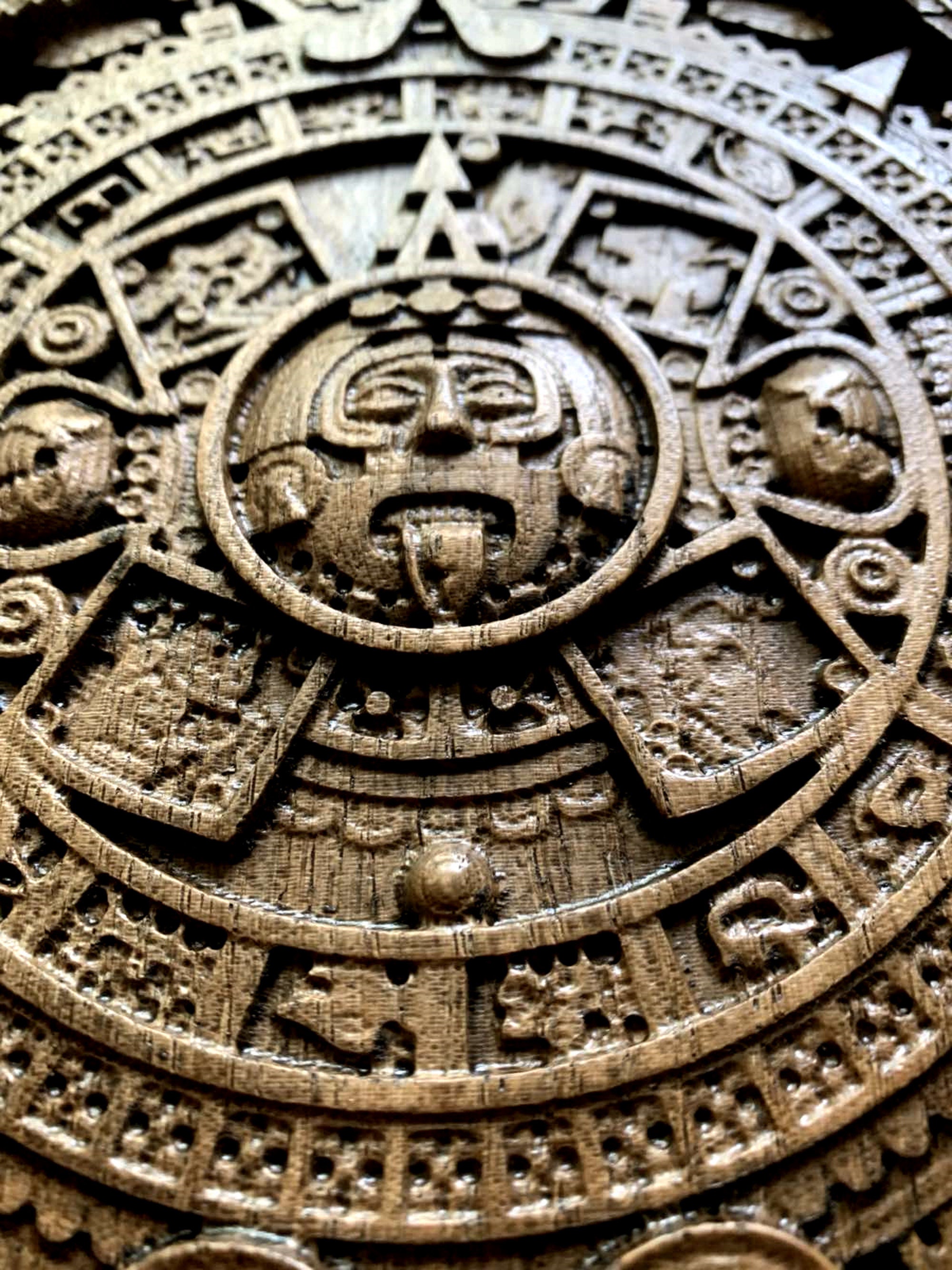アステカ暦の壁掛けアート、彫刻入りオーク材の太陽石、8インチの