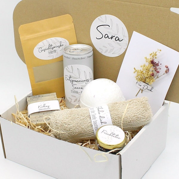 Personalisierte Wellnessbox Natural Beauty Geschenkbox Olivenölseife Badekugel Geschenkidee mit Namen Danke sagen