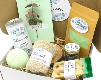 Vegan: Personalisierte Wellnessbox Eukalyptus Geschenkbox Kräuter Seife Badekugel Geschenkidee mit Namen Thymian Grüner Tee Get well soon