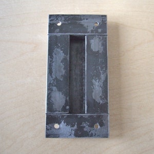 Industrielle Schiebetür zieht Flush eingelassene Fingergriffe Loft-Stahlgriff Handgefertigter rostiger rechteckiger Türgriff aus Metall für Zuhause