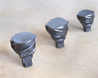 Hand forged steel rebar drawer knobs Industrial loft knob for home improvement Iron metal modern kitchen cabinet furniture hardware pulls