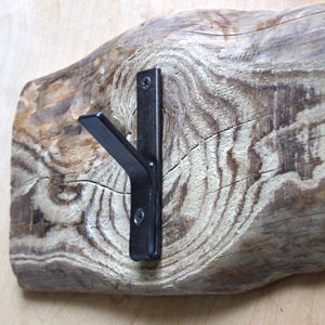 手作りデザインのシンプルで素朴な壁掛けフック。衣類収納用の工業用フック。ロフトのミニマルフック、コートラック、ハンガー、玄関の整理整頓。