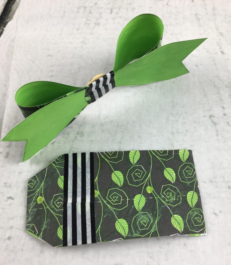 Hand made Green Mystical Vine on Black Paper Bow /& Gift Box Label Gift Tag To From Green Mushroom Button Wrapping Handmade Present Christmas