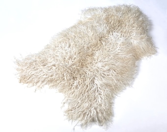 Naturasan ISLAND lambskin sheepskin, long hair look, curly, Gotland style, color natural white/ivory