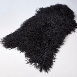 Naturasan ISLAND lambskin sheepskin, long hair look, curly, Gotland style, color black