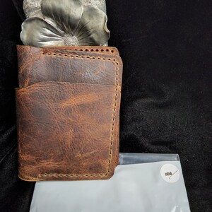 Cuero genuino # 108 Billetera hecha a mano, estilo bifold, grande, cosida a mano, hecha en los EE. UU., cuero natural