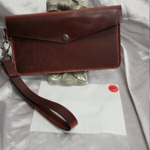 Auténtica cartera de embrague hecho a mano de cuero, cuero de coñac Cavalier, herrajes metálicos, nuevos, hechos a mano, en los EE.UU., estilo minimalista, nuevo