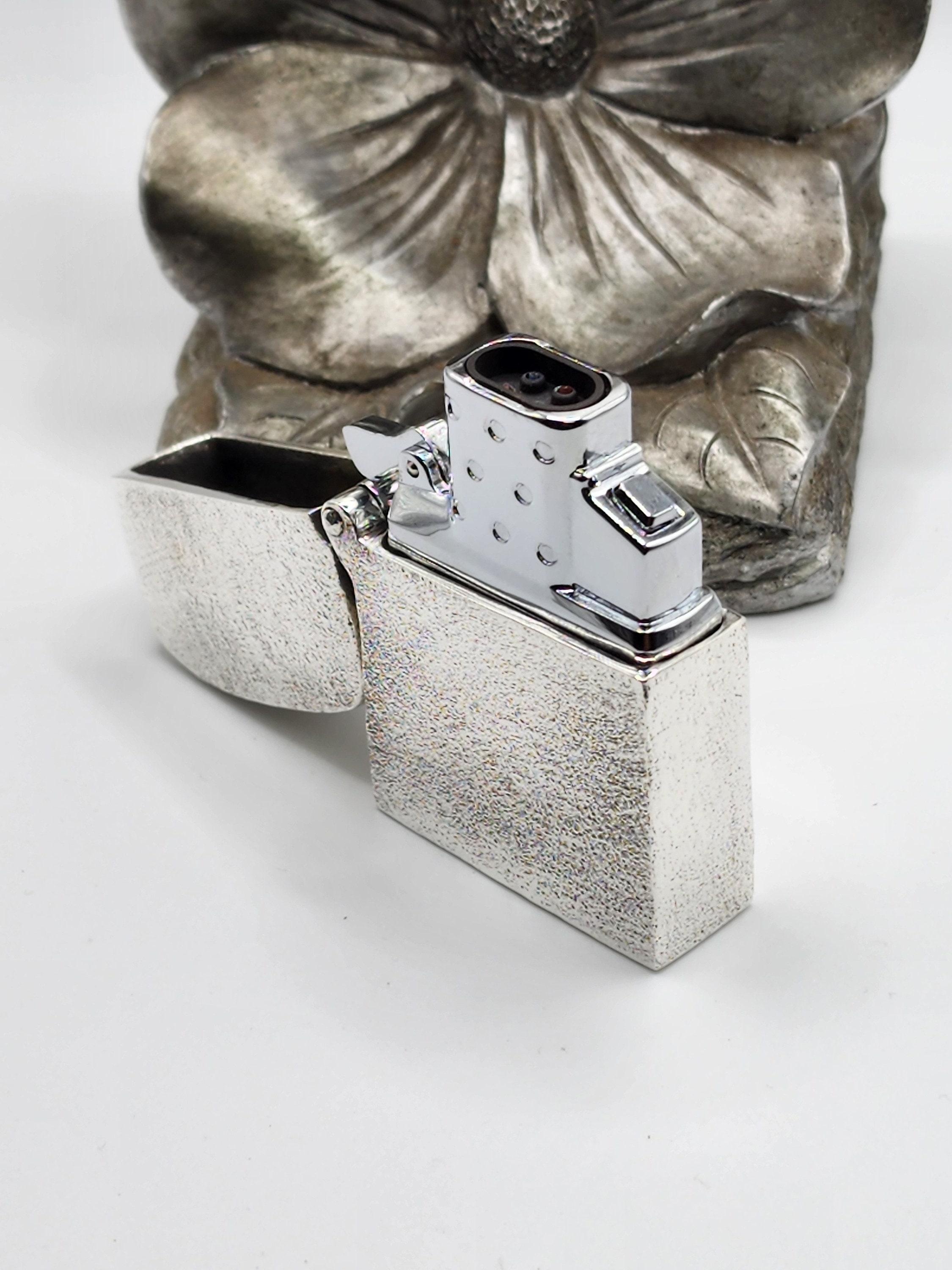 Genuine Sterling Silver Zippo Lighter Case, with plasma/arc electronic insert, new, made in the USA, hand made, new, collectable gift. - Etsy.de Genuine Sterling Silver Zippo Lighter Case, with plasma/arc electronic insert, new, made in the USA, hand made, new, collectable gift. - Etsy.de