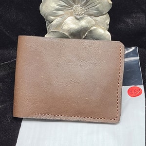 Genuine Leather, full size bifold wallet,  mocha brown Leather,  6 card pockets, bills pocket, hand stitched, hand made, nylon thread, USA