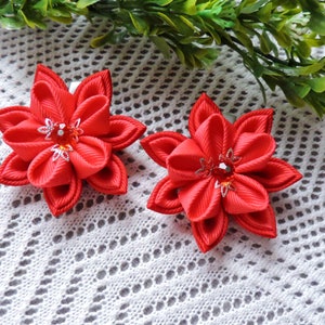 Haarspeldjes Kanzashi-bloem: set rode grosgrain linten