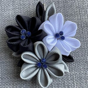Tsumami Kanzashi Flower Hair Clip: Grosgrain Ribbon Alligator Clip