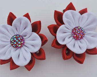 Kanzashi Fabric Flowers. Set of 2 hair clips. Red and White.