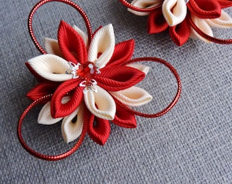 Kanzashi Fabric Flowers. Set of 2 hair clips. Red and beige kanzashi. Japanese hair clip.