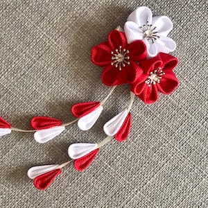 Japanese hair piece Kanzashi hair clip Kimono hair accessories Handmade Japanese Traditional Tsumami Kanzashi Red White Flower