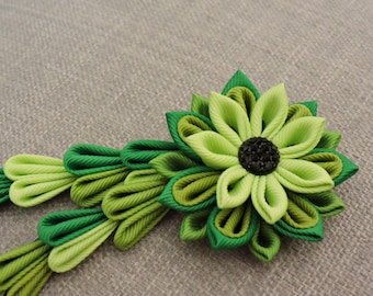 Green Kanzashi Flower Hair Clip: Japanese Kimono Accessory