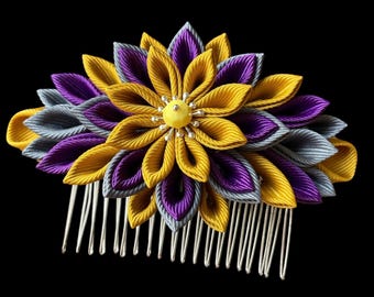 Pettine per capelli Kanzashi color oro, viola e grigio.