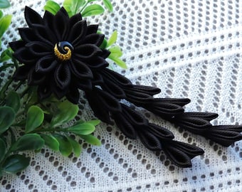 Black Kanzashi fabric flower hair clip. Black Japanese hair clip. Kanzashi hair flower.