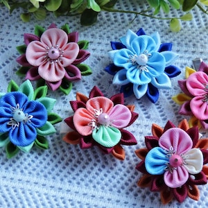Kanzashi Flower Hair Clip: Tsumami Grosgrain Ribbon Alligator Clip