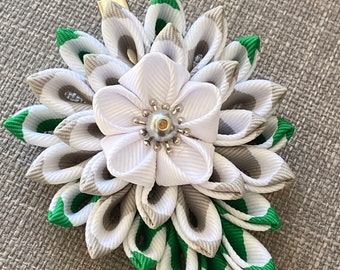 Kanzashi Flower Fabric Flower Green White and Grey Hair Clip