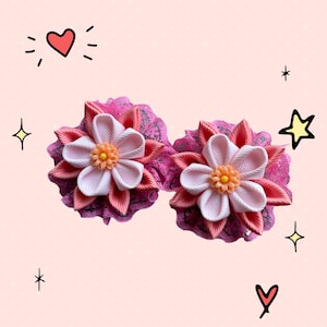 Kanzashi Fabric Flowers. Set of 2 hair clips.