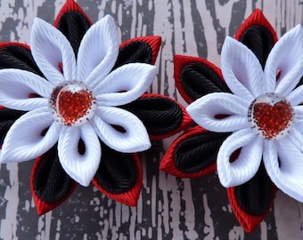 Set di 2 fermagli per capelli con fiori in tessuto per San Valentino.