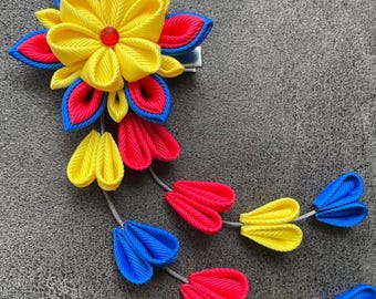 Fermaglio per capelli con fiore Kanzashi giallo rosso blu: nastri in grosgrain, fiore giapponese Tzumami.