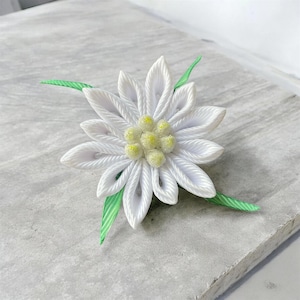 Edelweiss Flower Lapel Pin: Grosgrain Ribbon Kanzashi Boutonniere