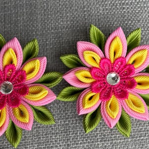 Kanzashi Fabric Flowers. Set of 2 hair clips. Green Pink and Yellow hair clips. Girls hair clips.