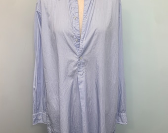 Robe chemise à fines rayures