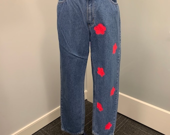 Jeans floraux peints sur mesure
