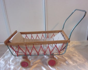 ancien landau poupee