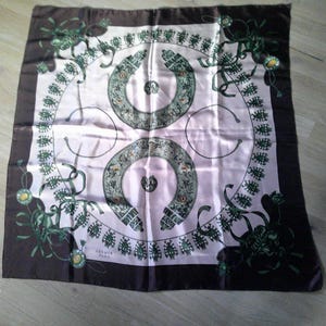 Foulard HERMES Paris en soie, carré
