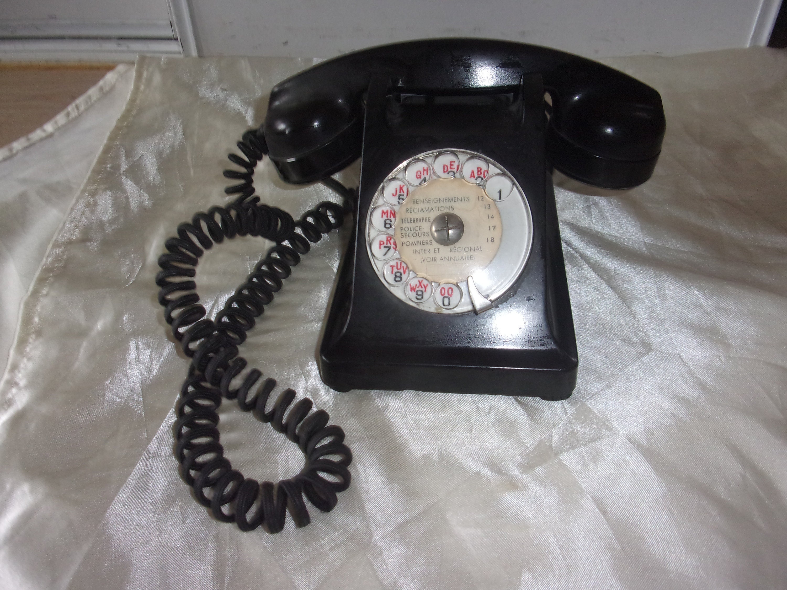Ancien Téléphone Bakélite Vintage - Occasion à Restaurer