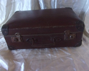 Ancienne valise en carton