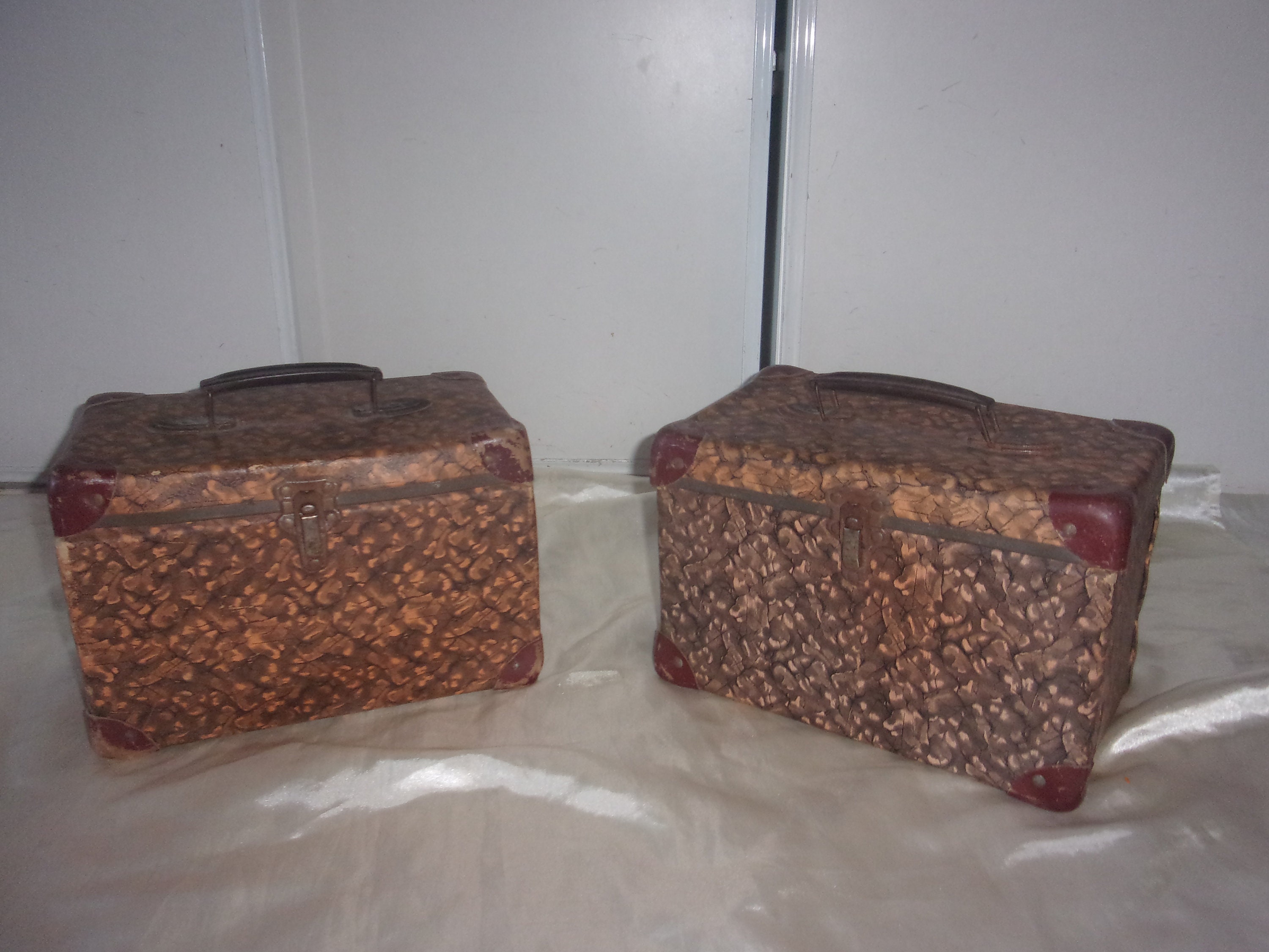 Lot de 2 Valisettes en Carton