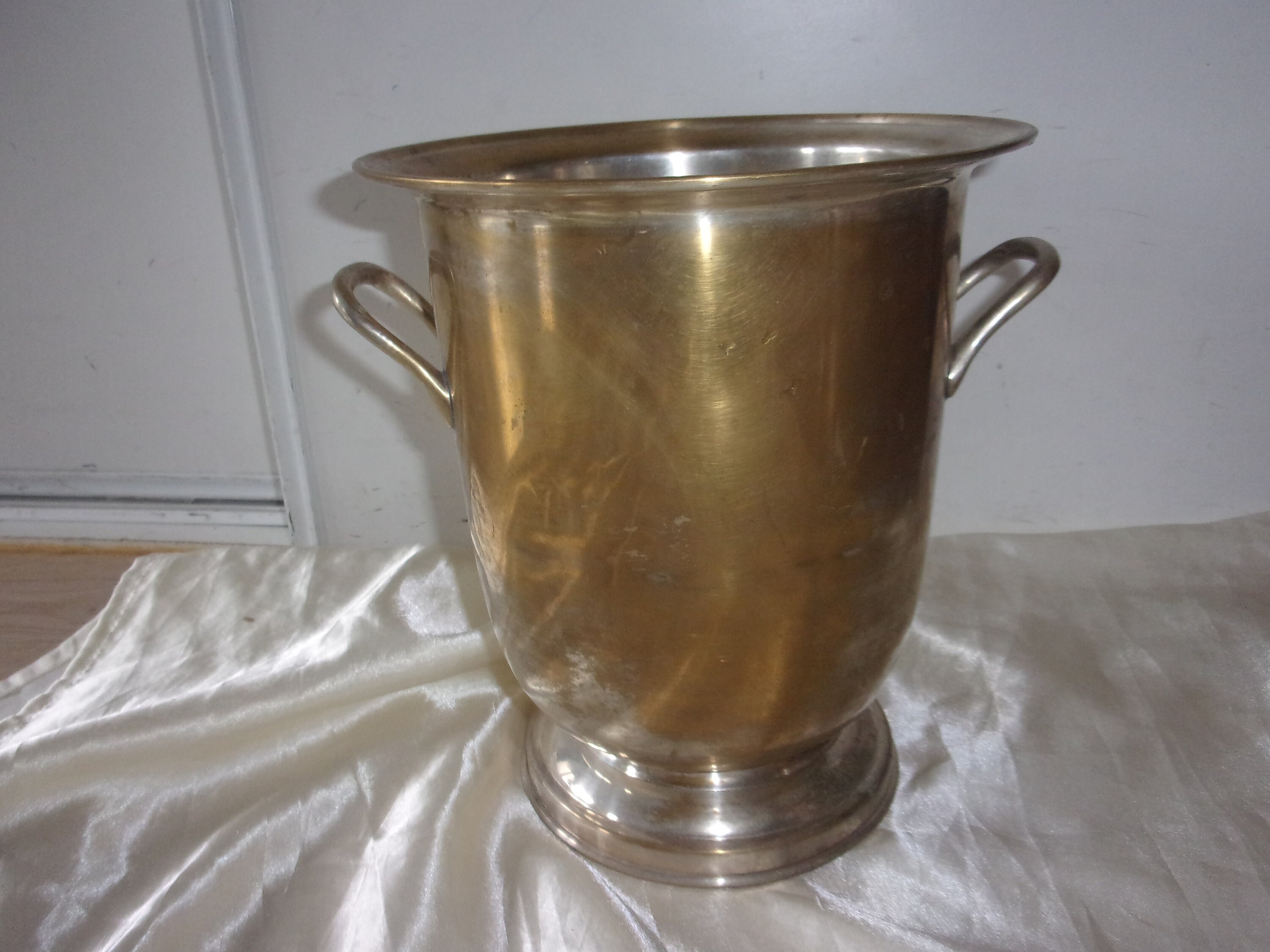 Seau à Champagne sur Piédouche en Métal Argenté