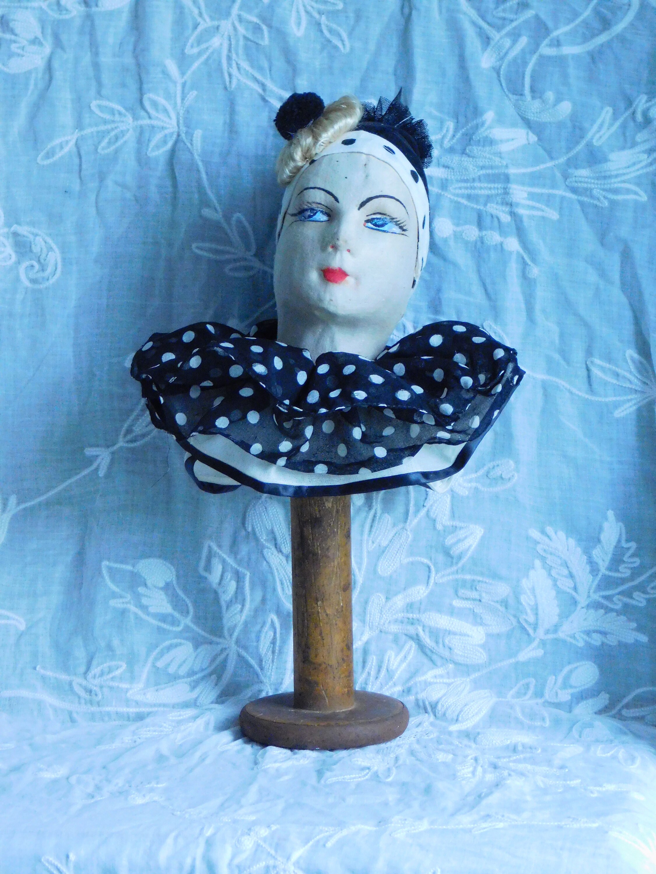 Français Ancien Porte-Chapeau de Poupée Boudoir, Tête Pierrot Boudoir Antique, Clown sur Bobine en B