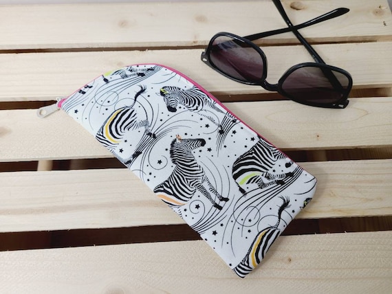 Zebra Print Zippered Glasses Case: Padded Sunglasses  display picture 3