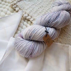 Salem Sock 016 - Hand-Dyed Superwash Merino Nylon 75/25 Fingering Yarn