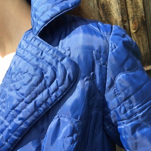 Electric blue quilted padded vintage coat S-M