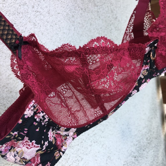 Aubade French Lace and Floral Vintage Bra About US 32-34B/C, EU 70-75B/C 
