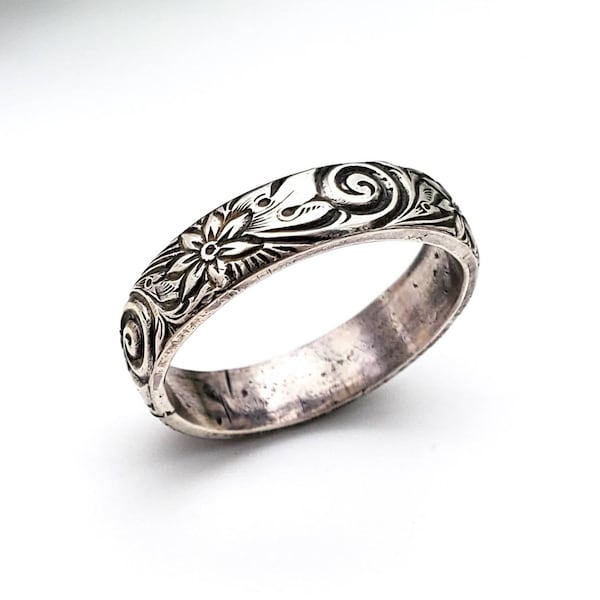 Floral Sterling Silver Ring: Vintage Daisy Stacking Band