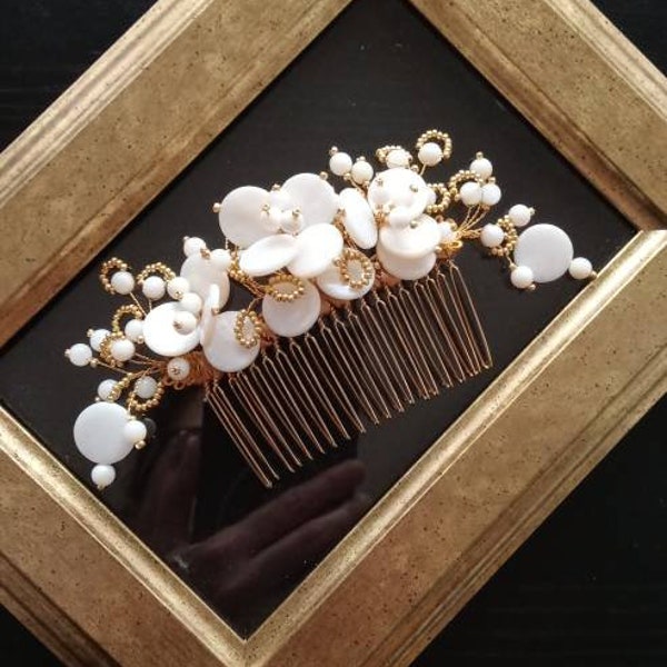 Bride hair comb mother of pearls and glass beads, handmade.  bride accessories, white and gold. Tocado de novia. Artisan bride tiara.